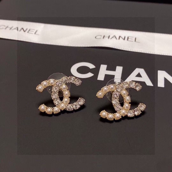 ピアス